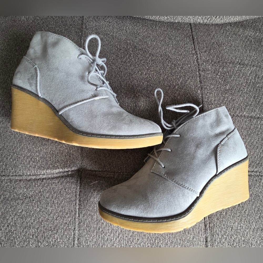 Cushionaire Booties In Size 6.5/7.